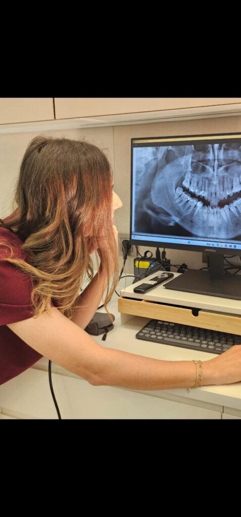 Kliniğimizde dijital panoramik röntgen değerlendirmesi