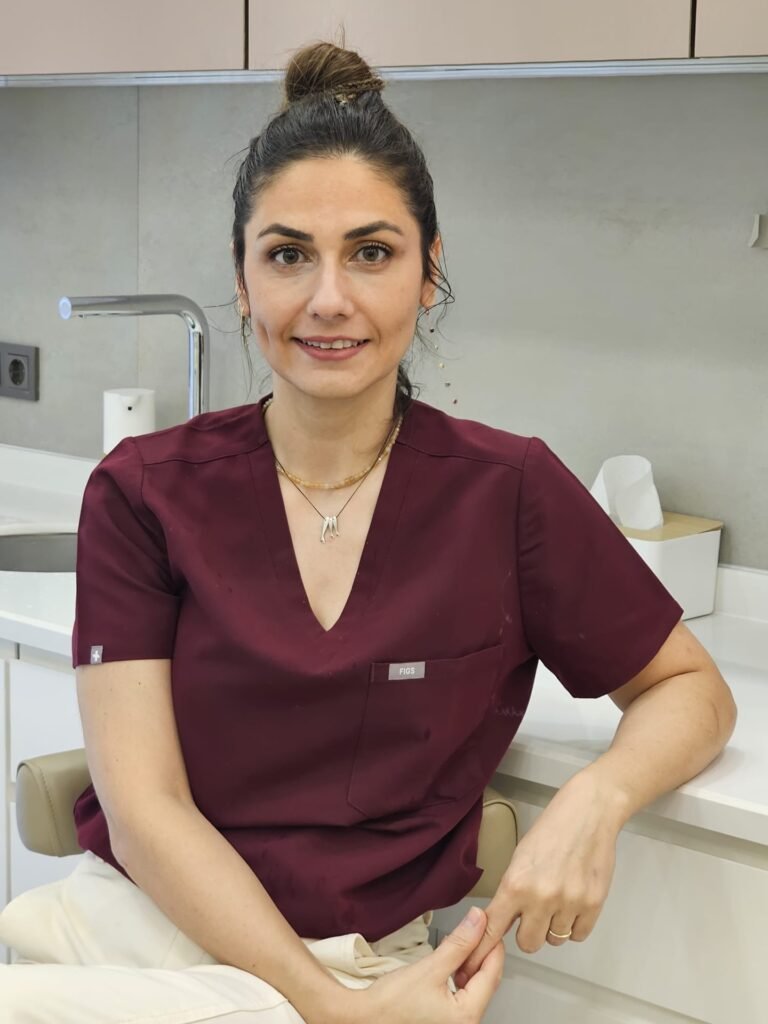 Uzm. Dt. Deniz Doğan — Protetik Diş Tedavisi Uzmanı, Kocaeli/İzmit